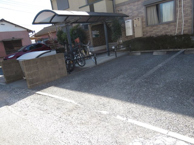 ファラオ上野田の駐車場