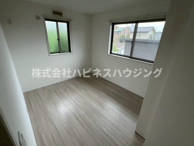 ミモザの洋室