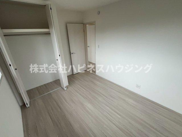 ミモザの洋室