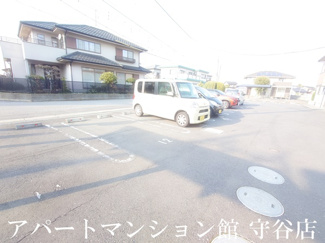 【駐車場】