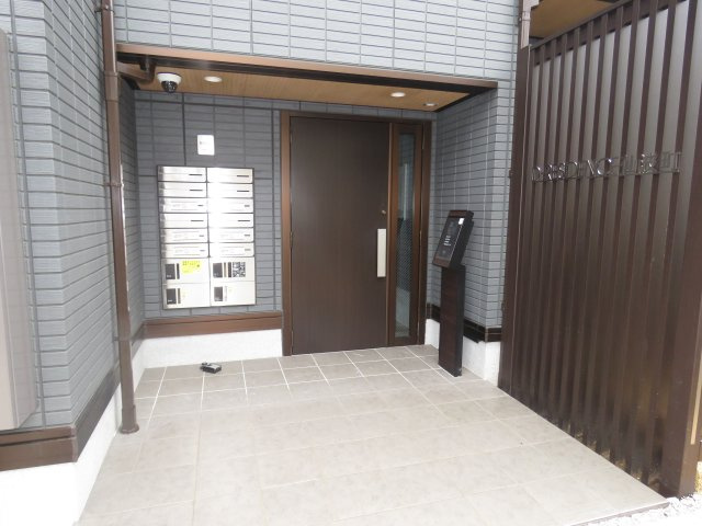 DーRESIDENCE仙波町のエントランス