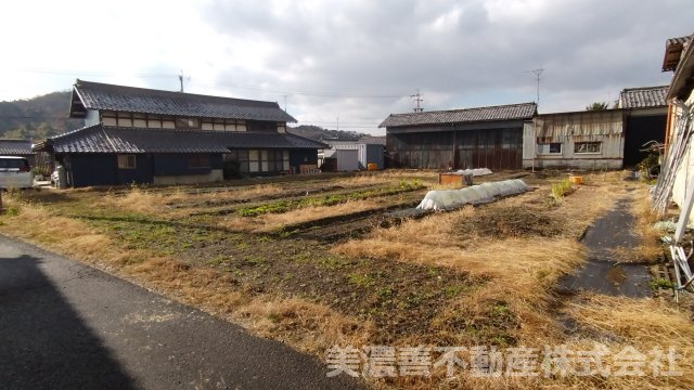 ６４６４５　岐阜市上西郷土地