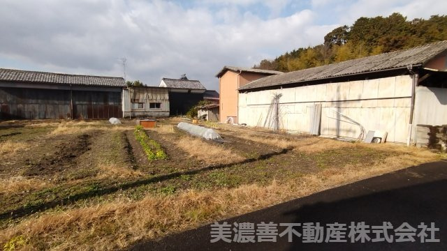 ６４６４５　岐阜市上西郷土地の外観