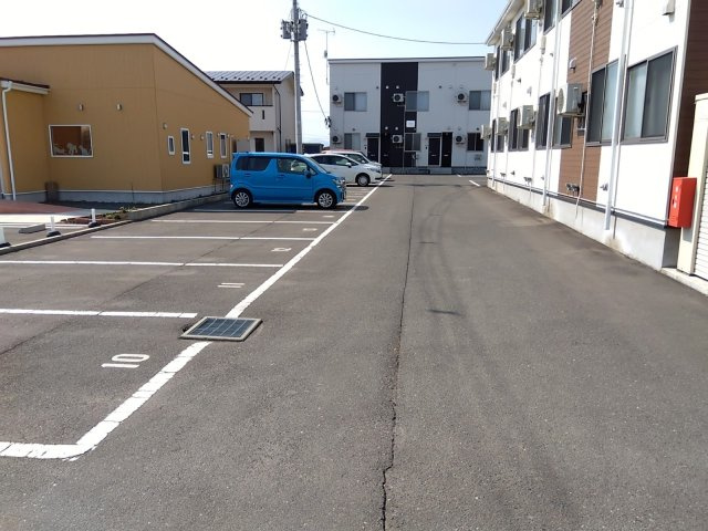 ウーヌスの駐車場