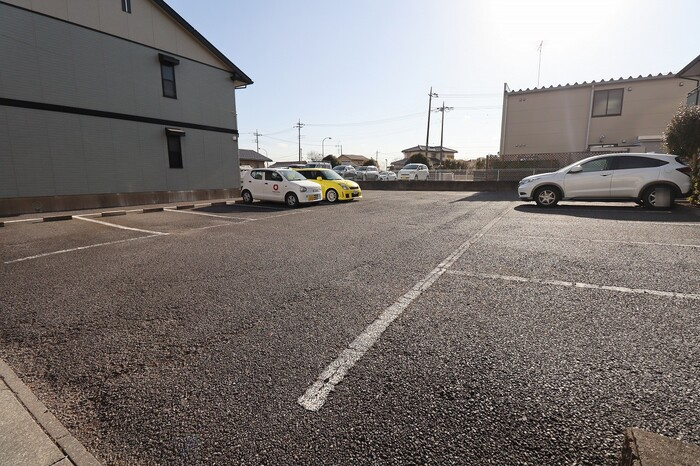 イーグルガーデン ＡＢの駐車場|駐車場