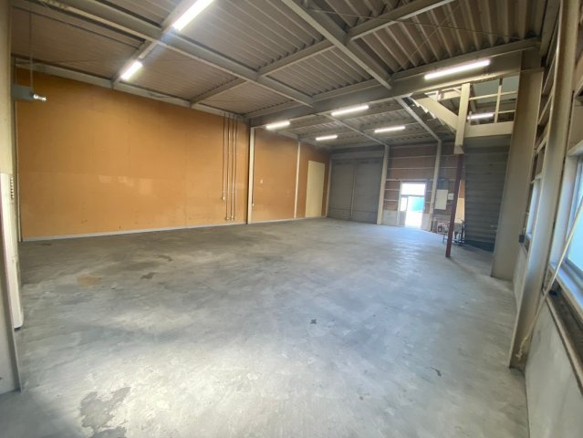 一ツ木町倉庫の内装