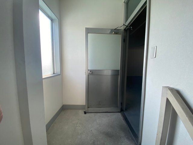 一ツ木町倉庫の内装