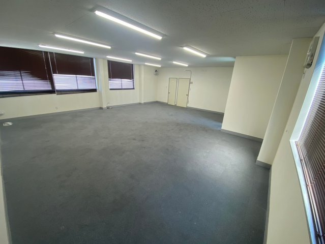 一ツ木町倉庫の内装