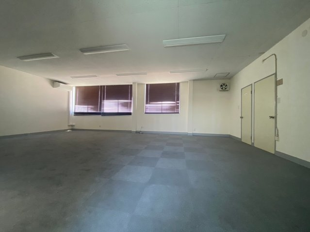一ツ木町倉庫の内装