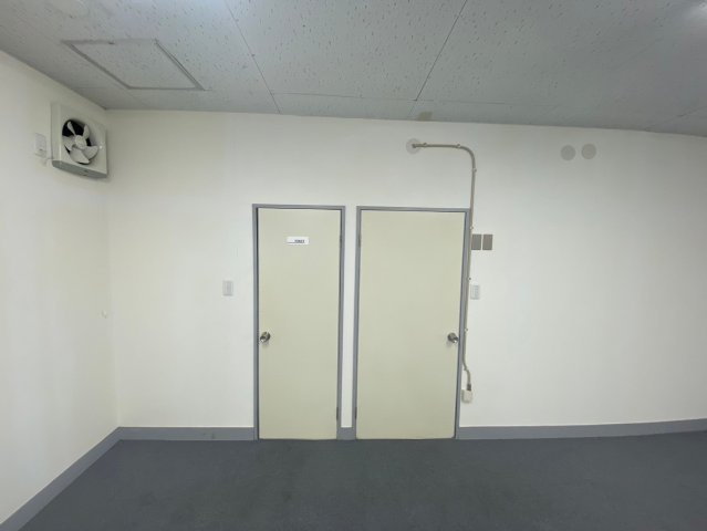 一ツ木町倉庫の内装