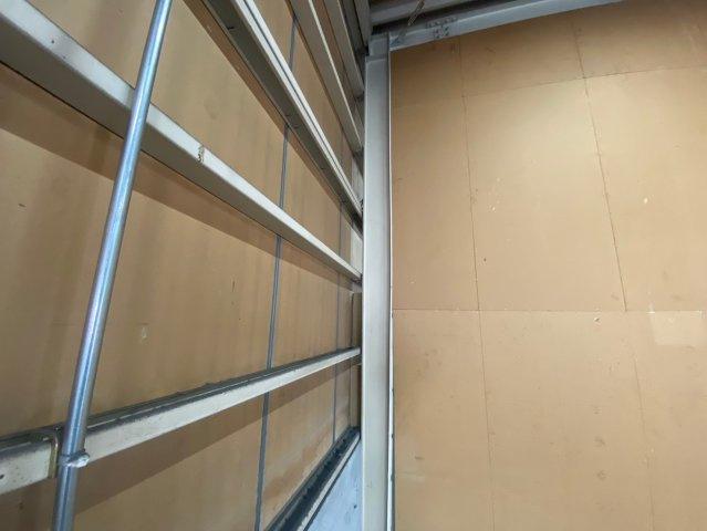 一ツ木町倉庫の内装