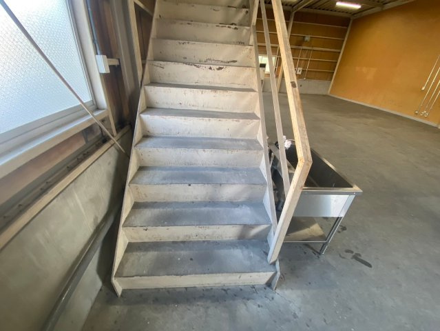 一ツ木町倉庫の内装