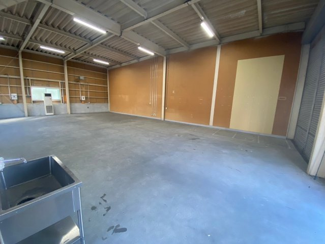 一ツ木町倉庫の内装