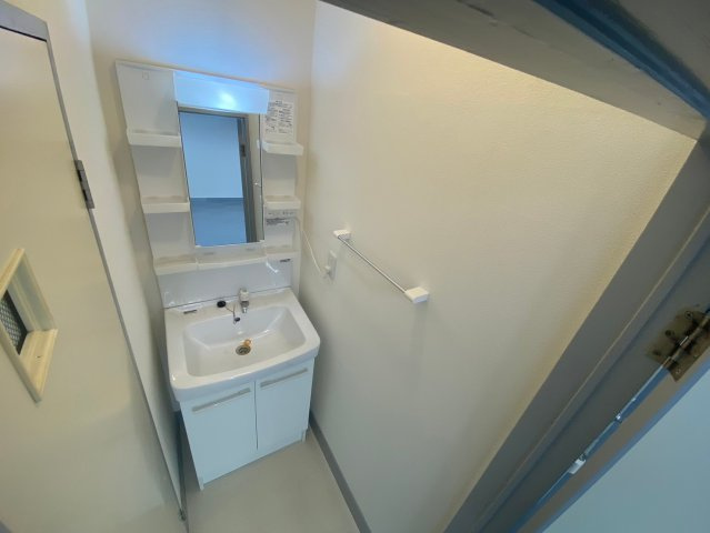 一ツ木町倉庫の洗面所