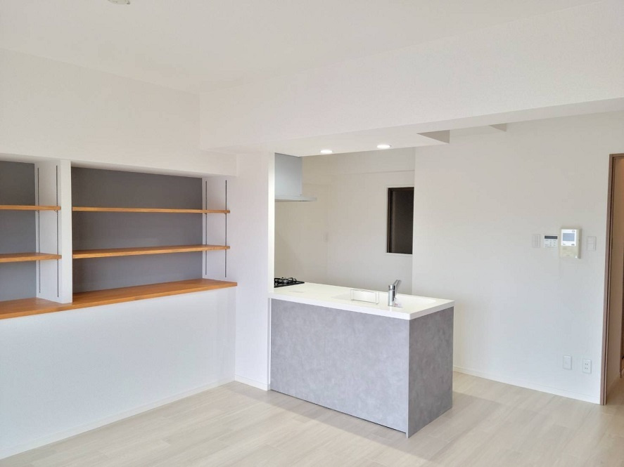 パレ・グランドール長者原駅前の居間・リビング