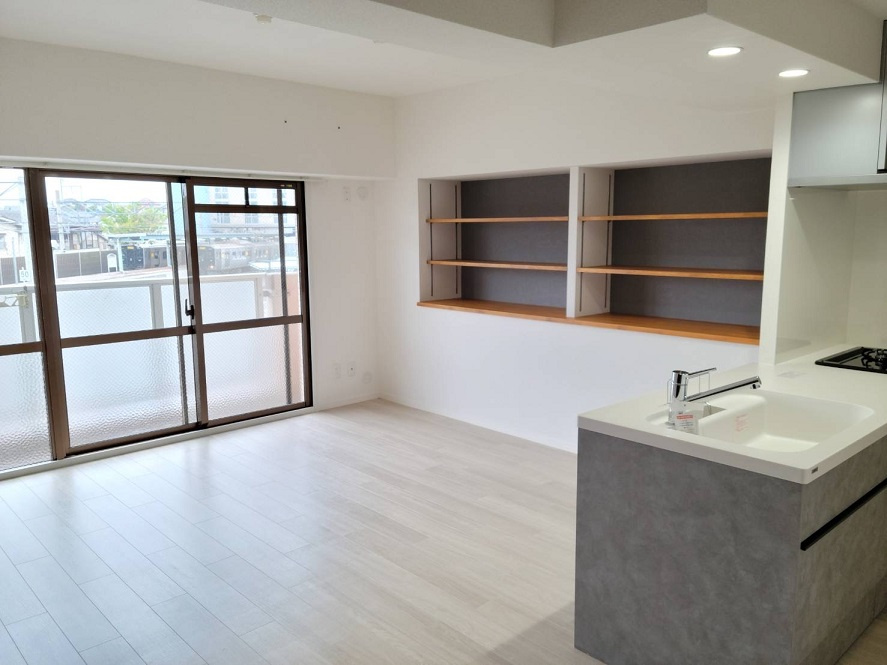 パレ・グランドール長者原駅前の居間・リビング