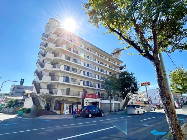 財形吹田ハイツの外観