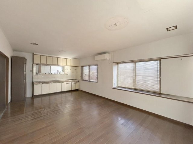 【居間・リビング】 | ※CGで家具小物等を消したイメージです。