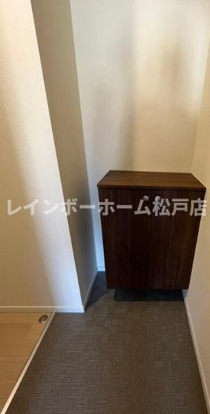 特典：仲介手数料が無料です!!の玄関
