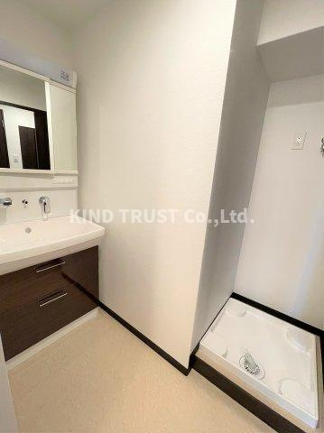 La Douceur天満の洗面所|明るい洗面所です