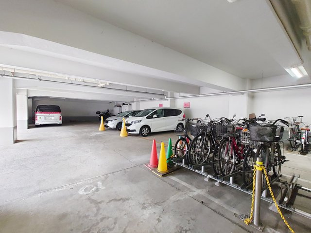 マンションヴィップ中野坂上の駐車場