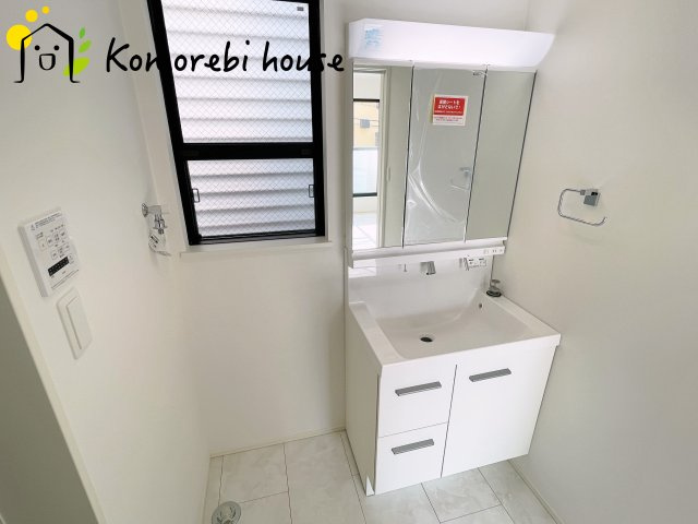 さいたま市北区日進町１丁目　一戸建て　フィット　01の独立洗面台|使いやすい独立洗面台です