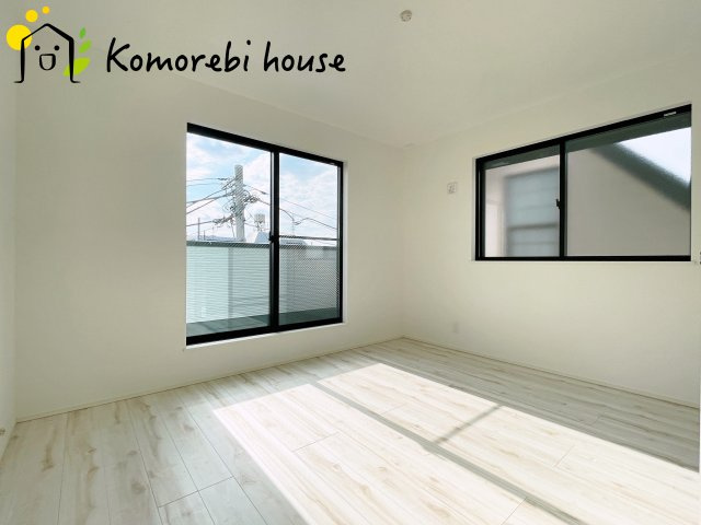 さいたま市北区日進町１丁目　一戸建て　フィット　01の寝室|落ち着いた色調の寝室です