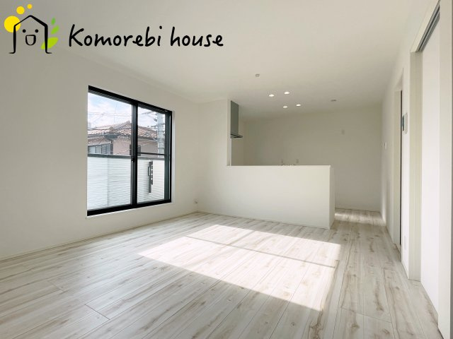 さいたま市北区日進町１丁目　一戸建て　フィット　01の居間・リビング|居間です