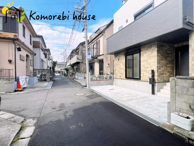 さいたま市北区日進町１丁目　一戸建て　フィット　01の前面道路含む現地写真|前面道路含む現地写真です