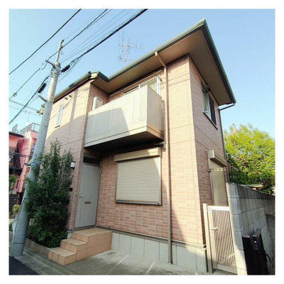 【外観】 | プリムローズ | 落ち着いた雰囲気。綺麗な外観。