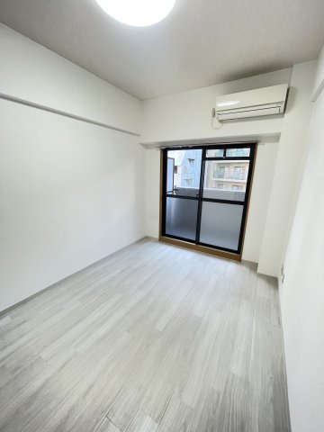 エスリード新神戸の居間・リビング