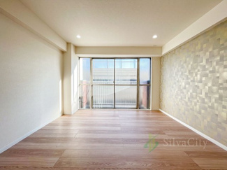 【寝室】 | ハイツ本町 | 室内　8.8帖　※現地に家具の配置はございません