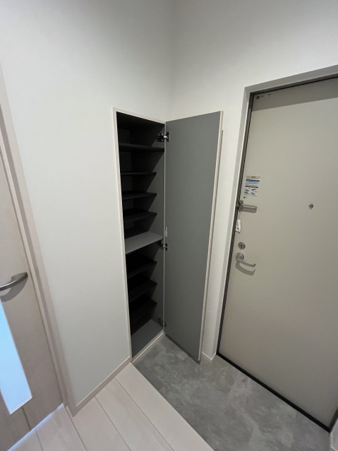 ＲＥＧＡＬＥＳＴ花尻Ⅲの玄関