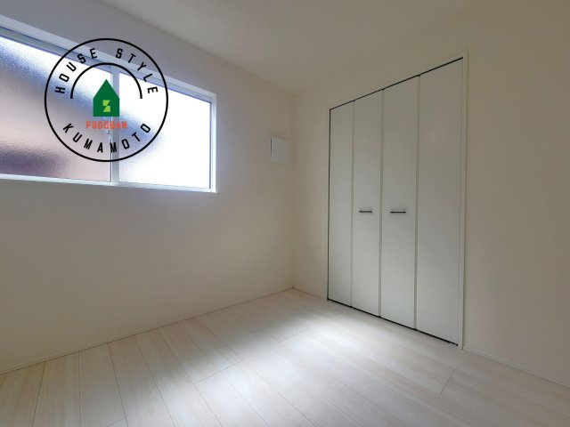 熊本市北区麻生田4丁目第1-2棟（1号棟）の子供部屋|穏やかな光が差し込む室内には、穏やかな時間が流れます。