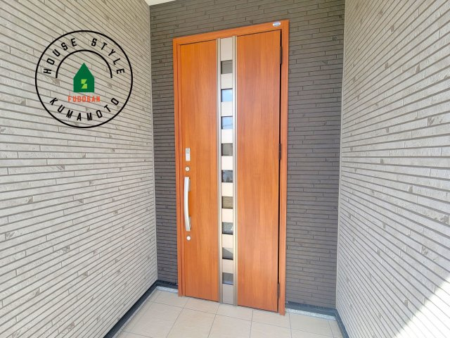 熊本市北区麻生田4丁目第1-2棟（1号棟）の玄関|おでかけの時も帰った時も、「我が家」を最初に感じでもらえる素敵な空間に。