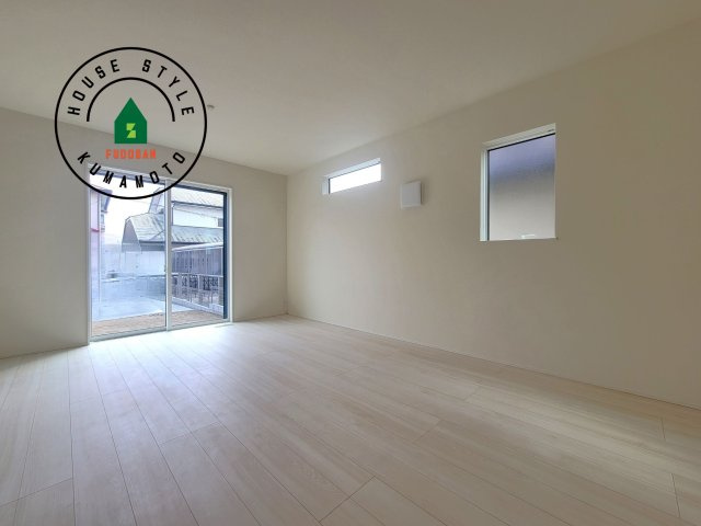 熊本市北区麻生田4丁目第1-2棟（1号棟）の居間・リビング|多くの時間を過すことになるリビングだからこそ、いつも穏やかな空間・解放感が味わえ毎日が充実します。