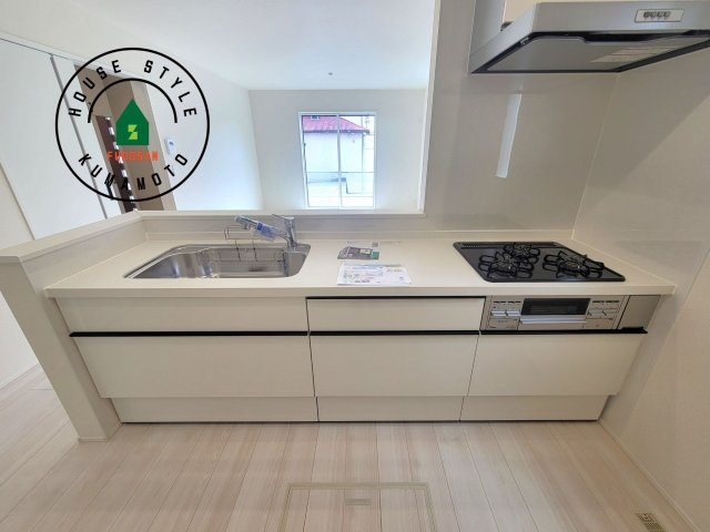 熊本市北区麻生田4丁目第1-2棟（1号棟）のキッチン|ご家族を近くに感じられる対面キッチンのLDK。会話もはずみそうですね。