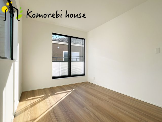 さいたま市北区日進町１丁目　戸建て　フィット　01の子供部屋|お子様に「自分の部屋の部屋が欲しー！」と言いわれた時にピッタリ(*^-^*)
2面採光で明るい居室です♪