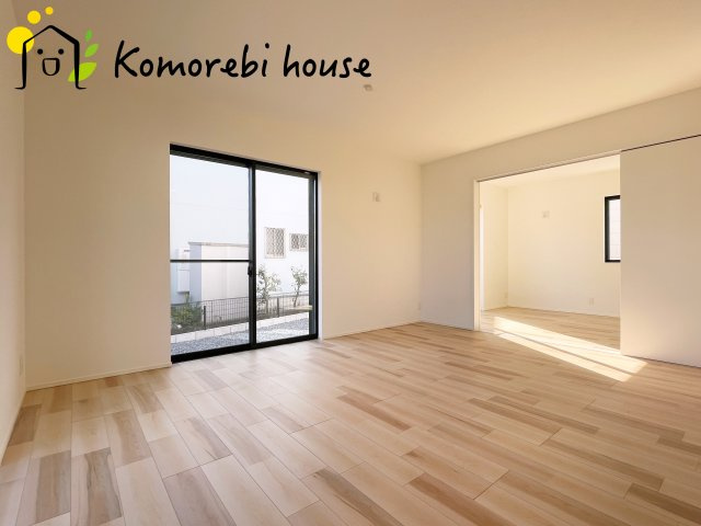 さいたま市北区日進町2丁目　新築一戸建て　エヴァーフォレストⅡ　01の居間・リビング|使いやすい居間です