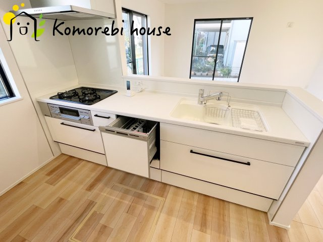 さいたま市北区日進町2丁目　新築一戸建て　エヴァーフォレストⅡ　01のキッチン|キッチンでお料理をお楽しみください