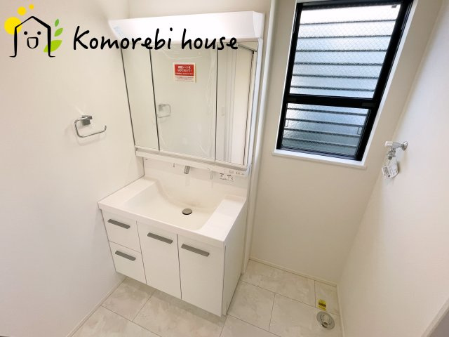 さいたま市北区日進町2丁目　新築一戸建て　エヴァーフォレストⅡ　01の独立洗面台|独立洗面化粧台付き