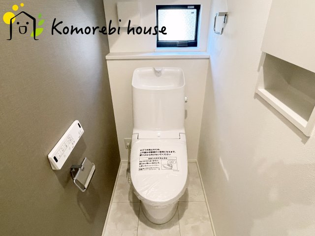 さいたま市北区日進町2丁目　新築一戸建て　エヴァーフォレストⅡ　01のトイレ|落ち着いたトイレです