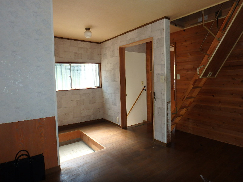 M0241H　マリンパーク中古別荘の玄関