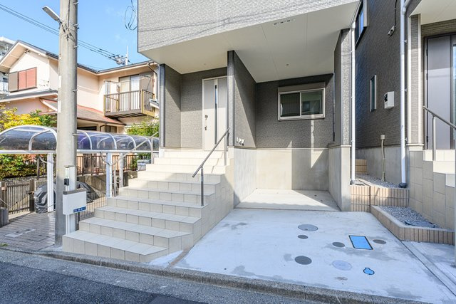 Sumai-to川崎市多摩区菅北浦01のエントランス|前回募集時の写真です。現況優先。