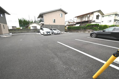 【駐車場】 | ブルージーン　A棟