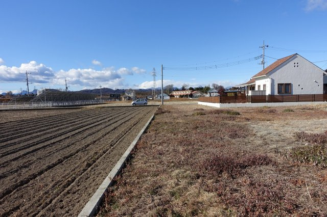 高崎市下小塙町　売地の外観|南側境界を東から西方向