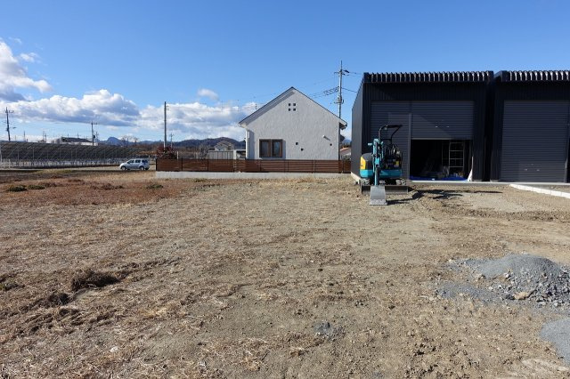 高崎市下小塙町　売地の外観|北側境界を南側境界を西から東方向