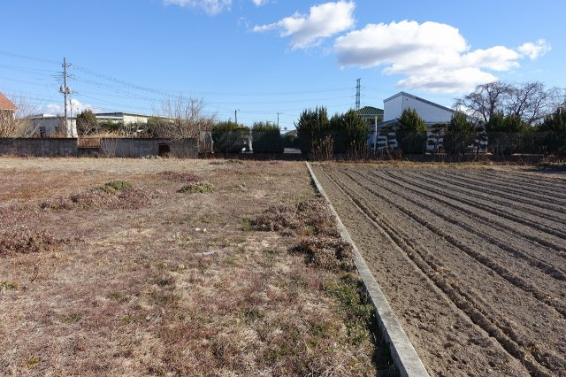 高崎市下小塙町　売地の外観|南側境界を西から東方向