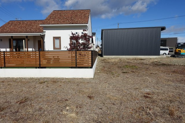 高崎市下小塙町　売地の周辺|北西側隣地境界を南から北方向