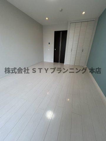 仲介手数料０円！LAKESIDE　IRINAKAの居間・リビング